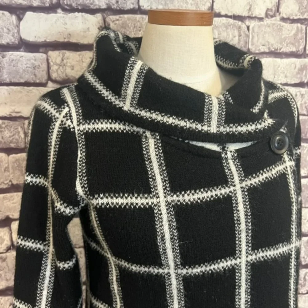 Ellen Tracy Black & White 1 Button Cardigan Sweater Size Small